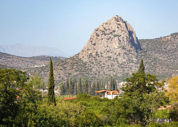 Plaka 16 - 'the Roof' - Drepano, Nafplio Дрепанон